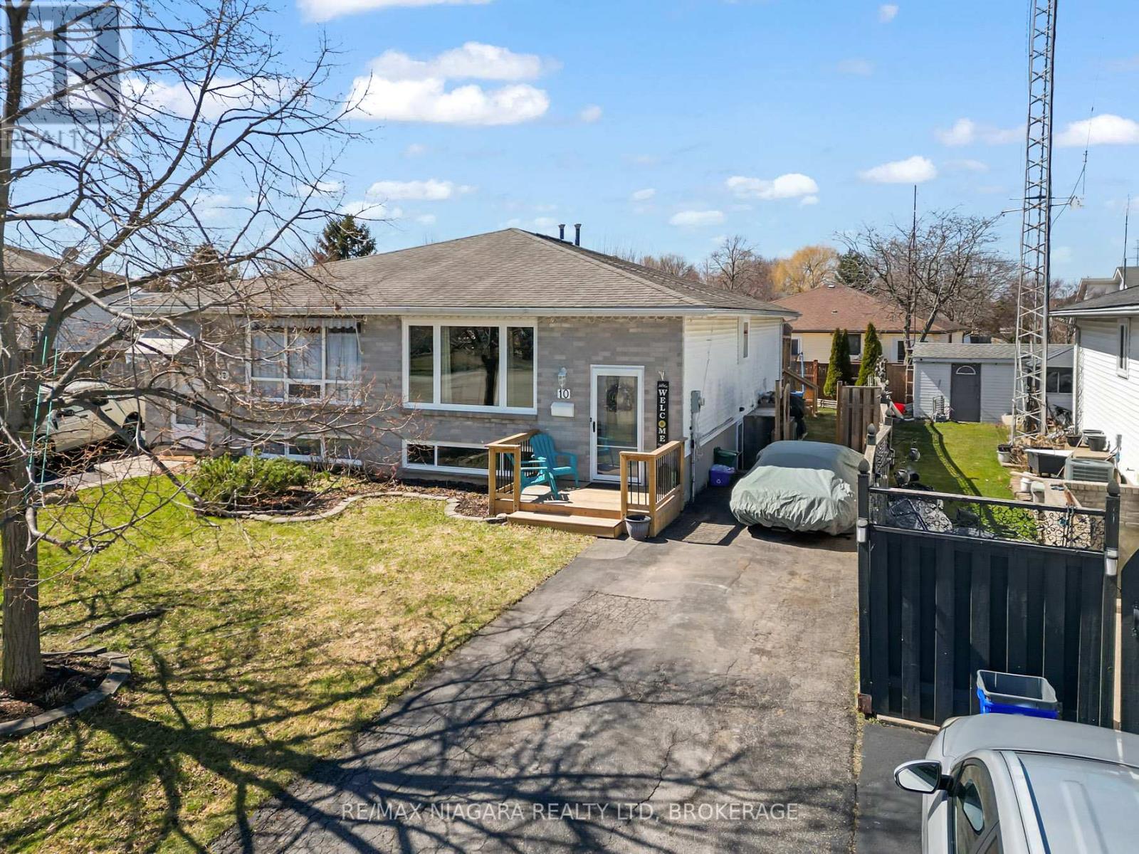 10 Swayze Court, Thorold, Ontario  L2V 4Y9 - Photo 2 - X12932424