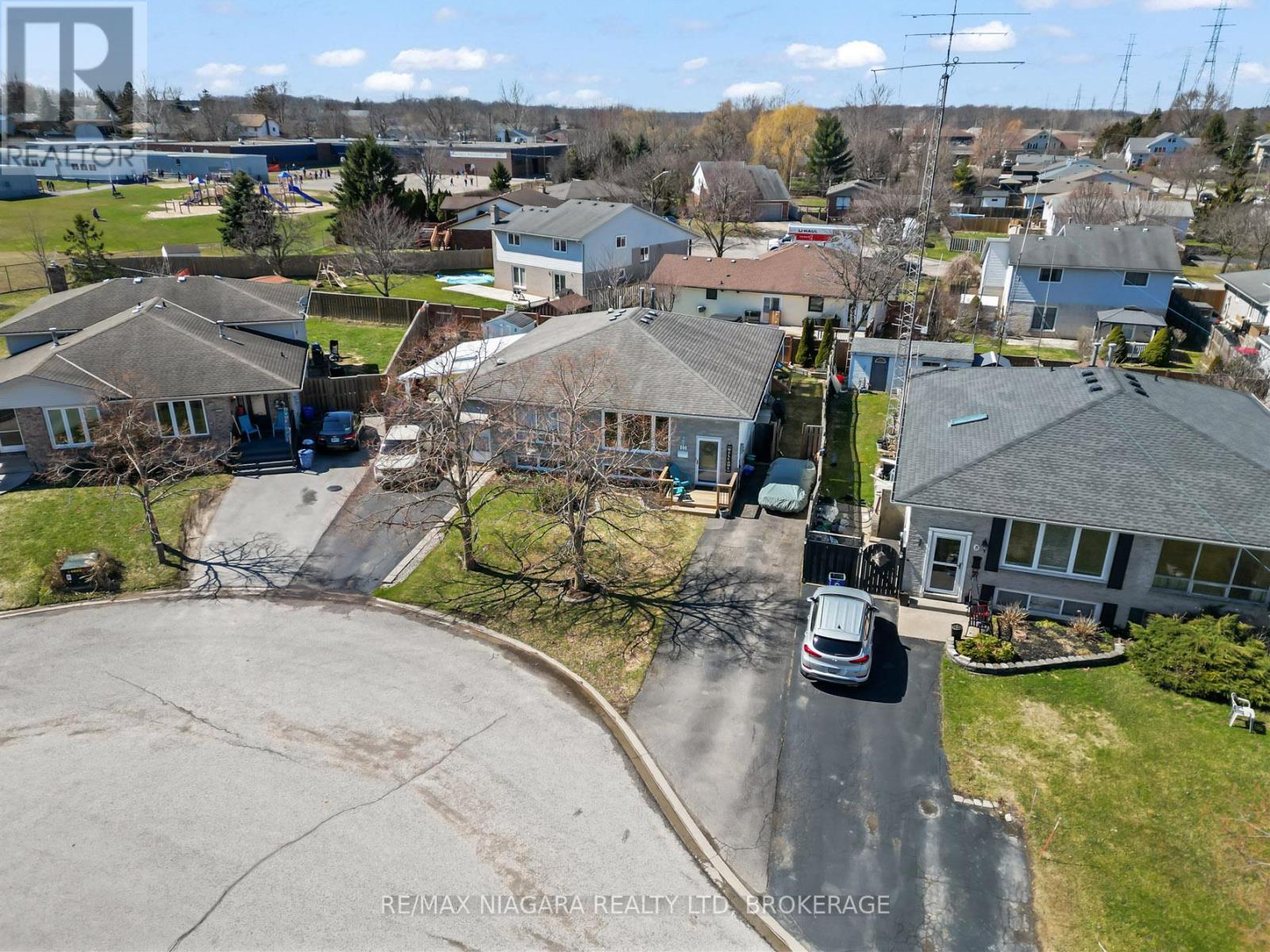 10 Swayze Court, Thorold, Ontario  L2V 4Y9 - Photo 3 - X12932424