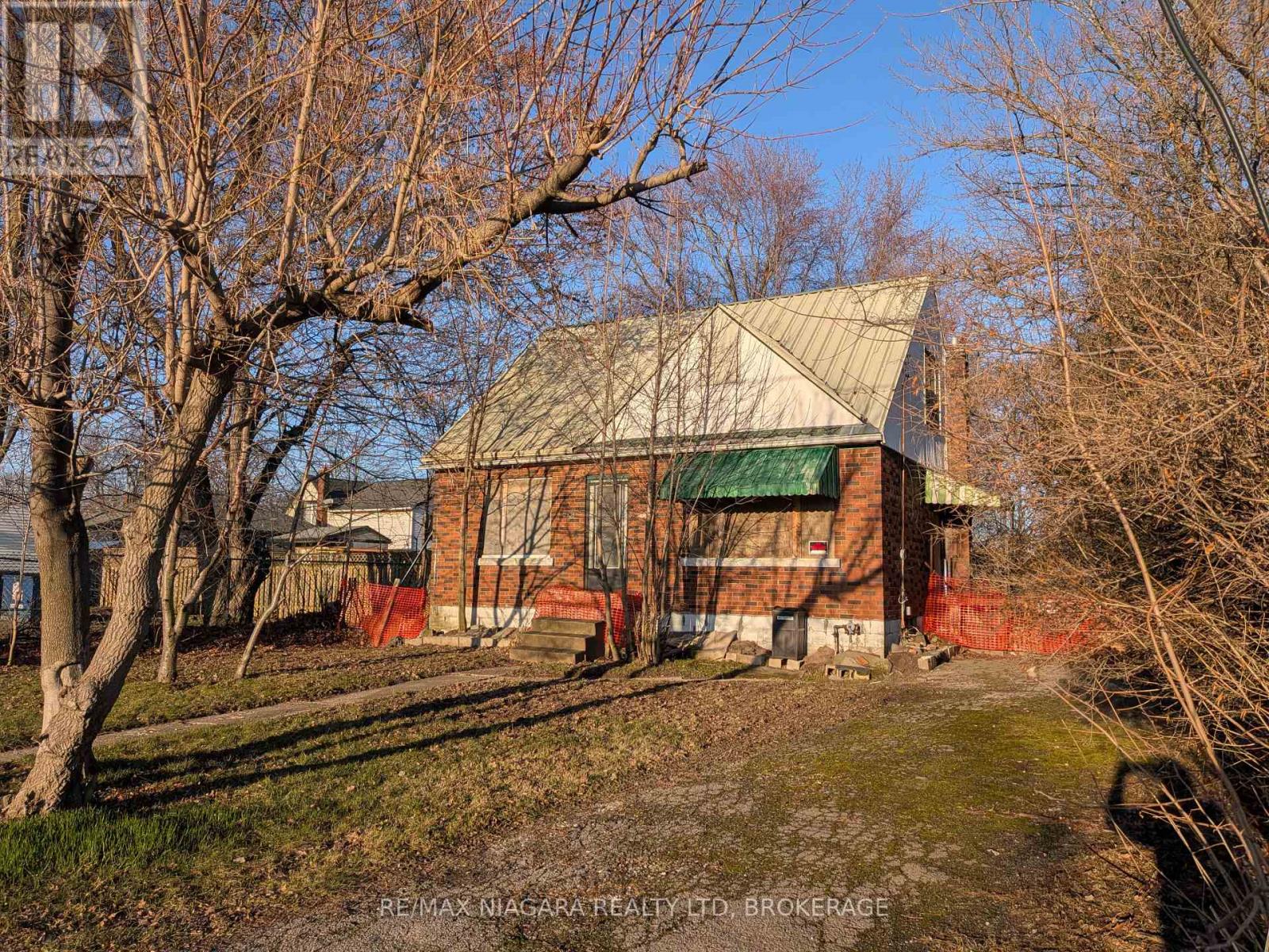 2936 DORCHESTER ROAD, Niagara Falls, Ontario