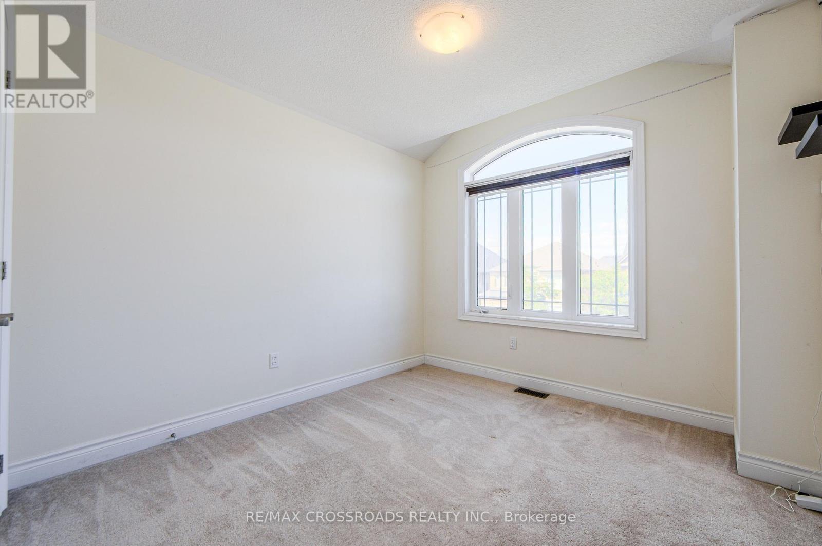 57 Walter English Drive, East Gwillimbury, Ontario  L9N 0R8 - Photo 13 - N12932426