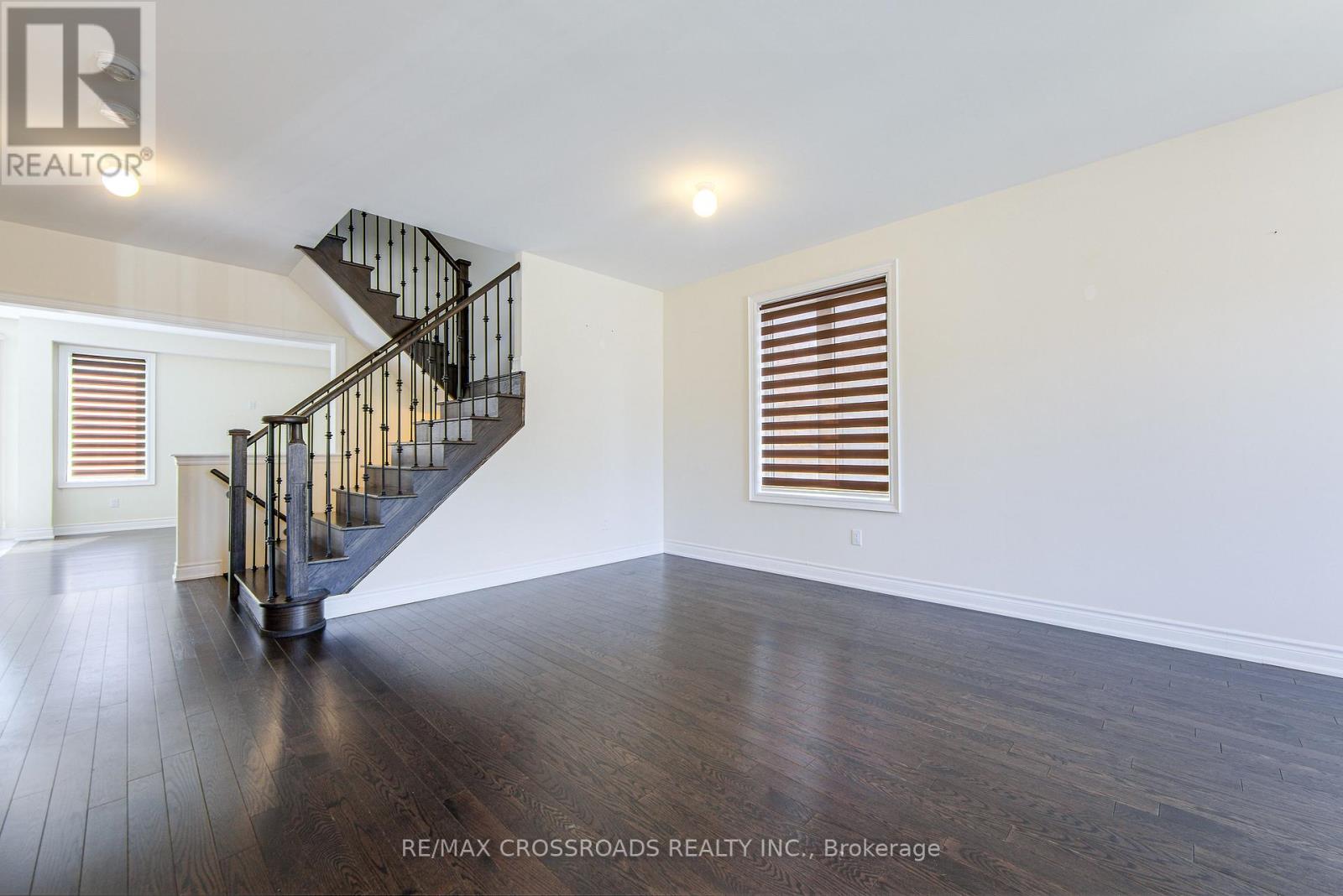 57 Walter English Drive, East Gwillimbury, Ontario  L9N 0R8 - Photo 4 - N12932426