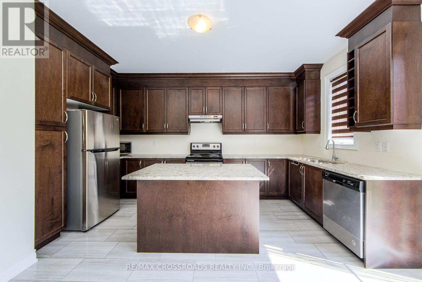 57 Walter English Drive, East Gwillimbury, Ontario  L9N 0R8 - Photo 7 - N12932426