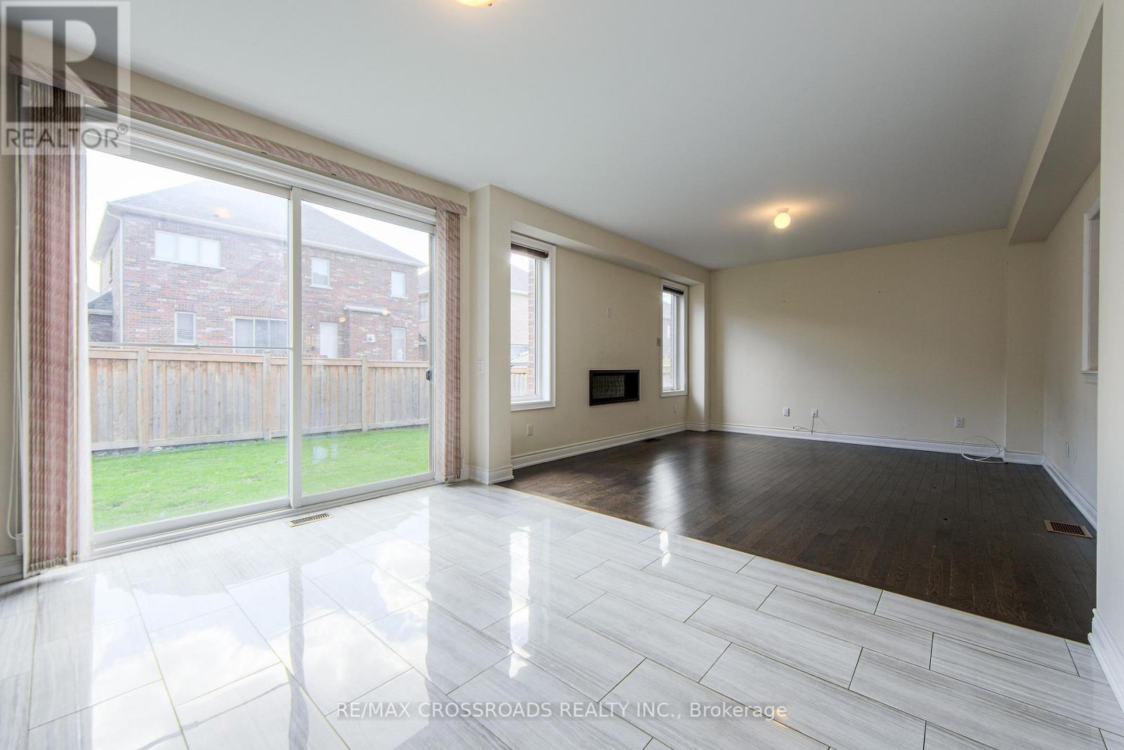 57 Walter English Drive, East Gwillimbury, Ontario  L9N 0R8 - Photo 9 - N12932426