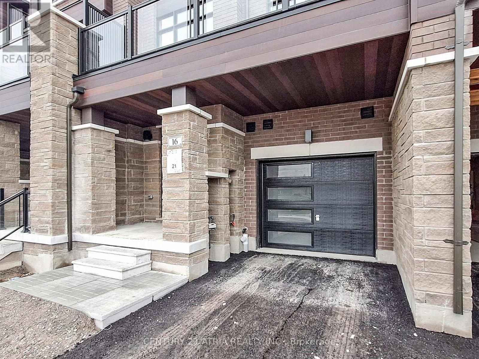 16 Harold Wilson Lane, Richmond Hill, Ontario L4S 1N5 - Photo 2 - N12932442