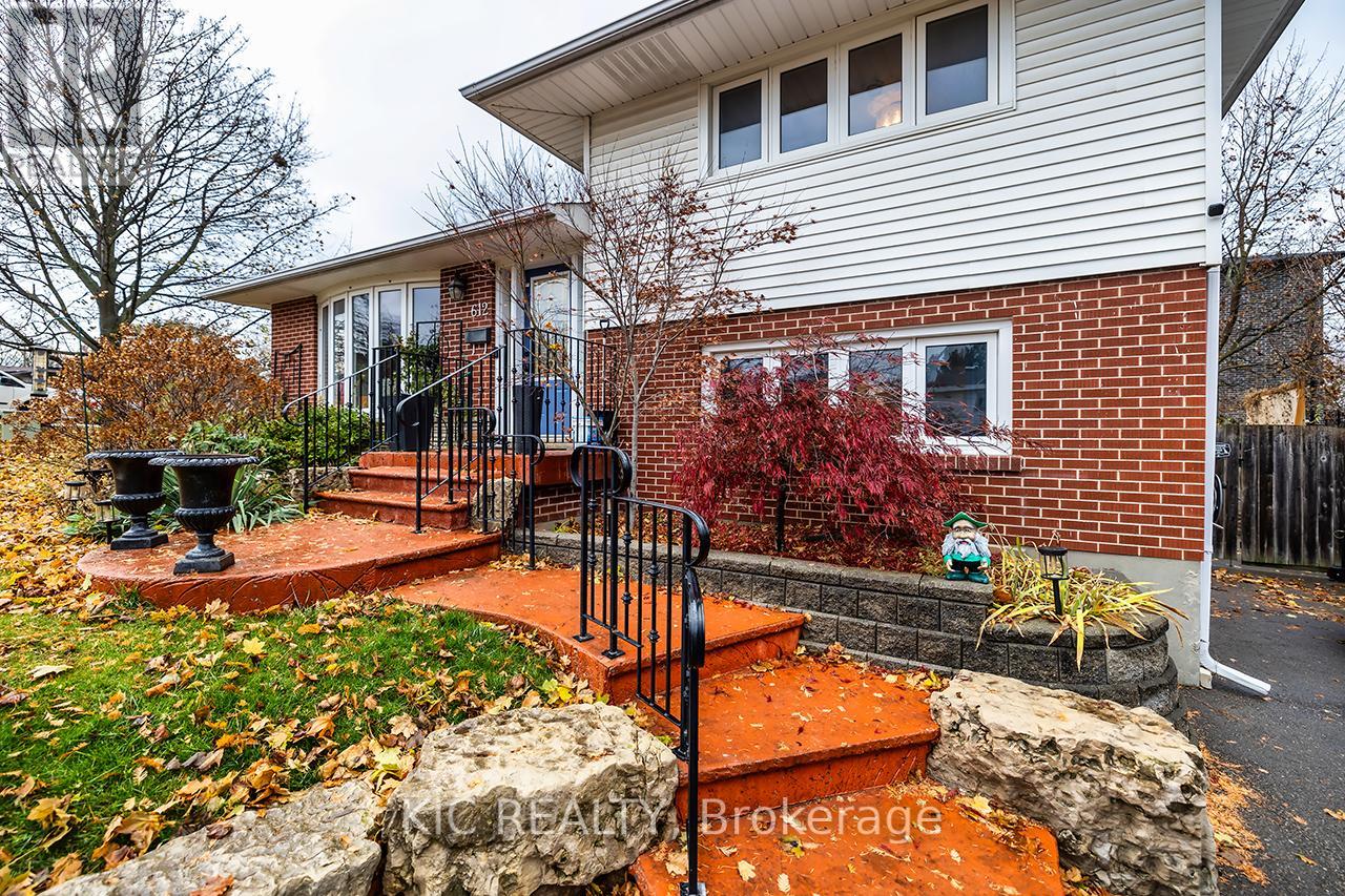 612 Maple Street W, Whitby, Ontario  L1N 3A2 - Photo 3 - E12929592