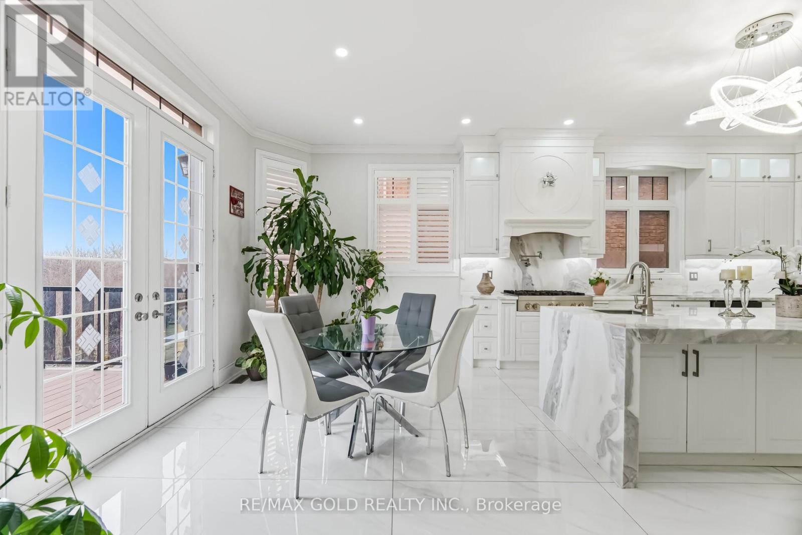 72 Midsummer Drive, Brampton, Ontario  L6P 3E4 - Photo 11 - W12919240