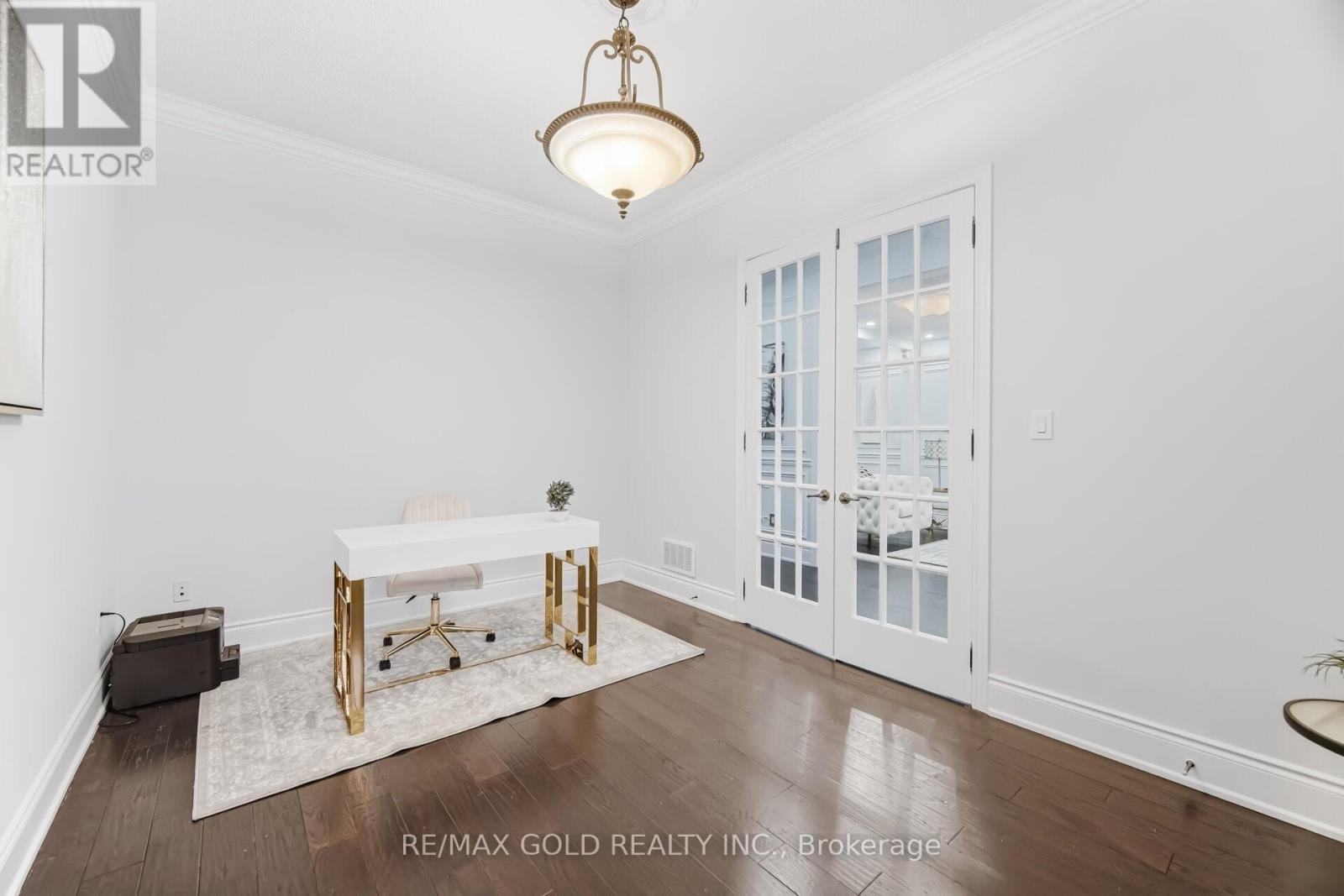 72 Midsummer Drive, Brampton, Ontario  L6P 3E4 - Photo 3 - W12919240