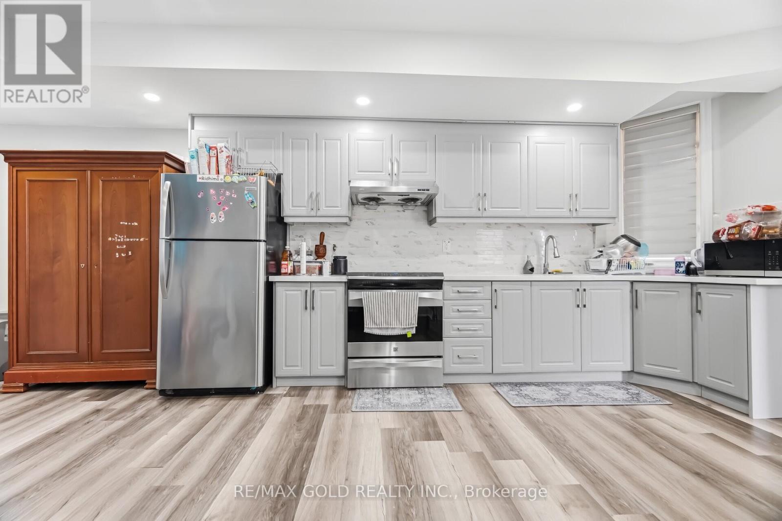 72 Midsummer Drive, Brampton, Ontario  L6P 3E4 - Photo 30 - W12919240