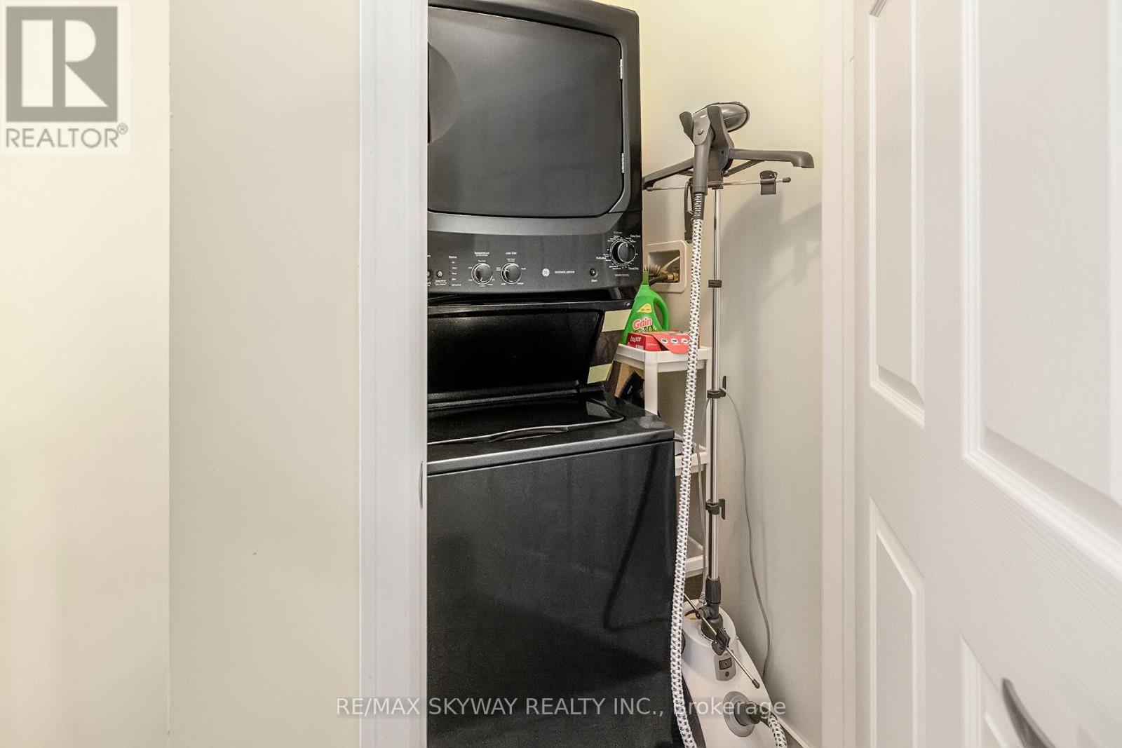 10 - 200 Veterans Drive, Brampton, Ontario  L7A 4S6 - Photo 15 - W12932436