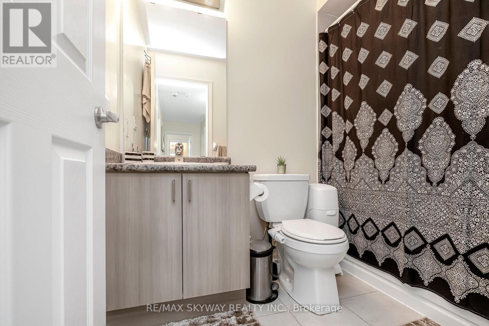 10 - 200 Veterans Drive, Brampton, Ontario  L7A 4S6 - Photo 25 - W12932436