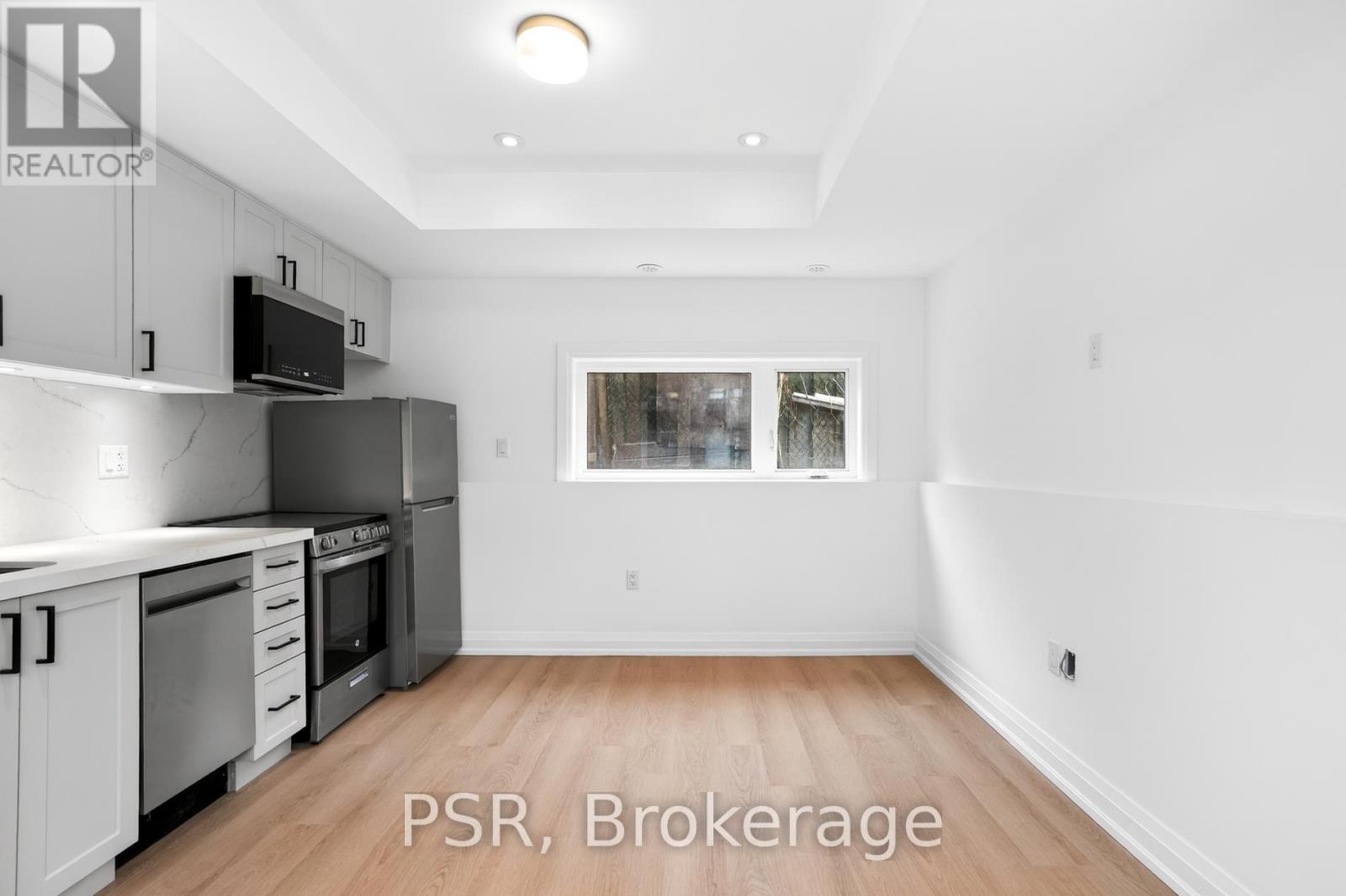 E - 218 Aileen Avenue, Toronto, Ontario  M6M 1G4 - Photo 14 - W12932446