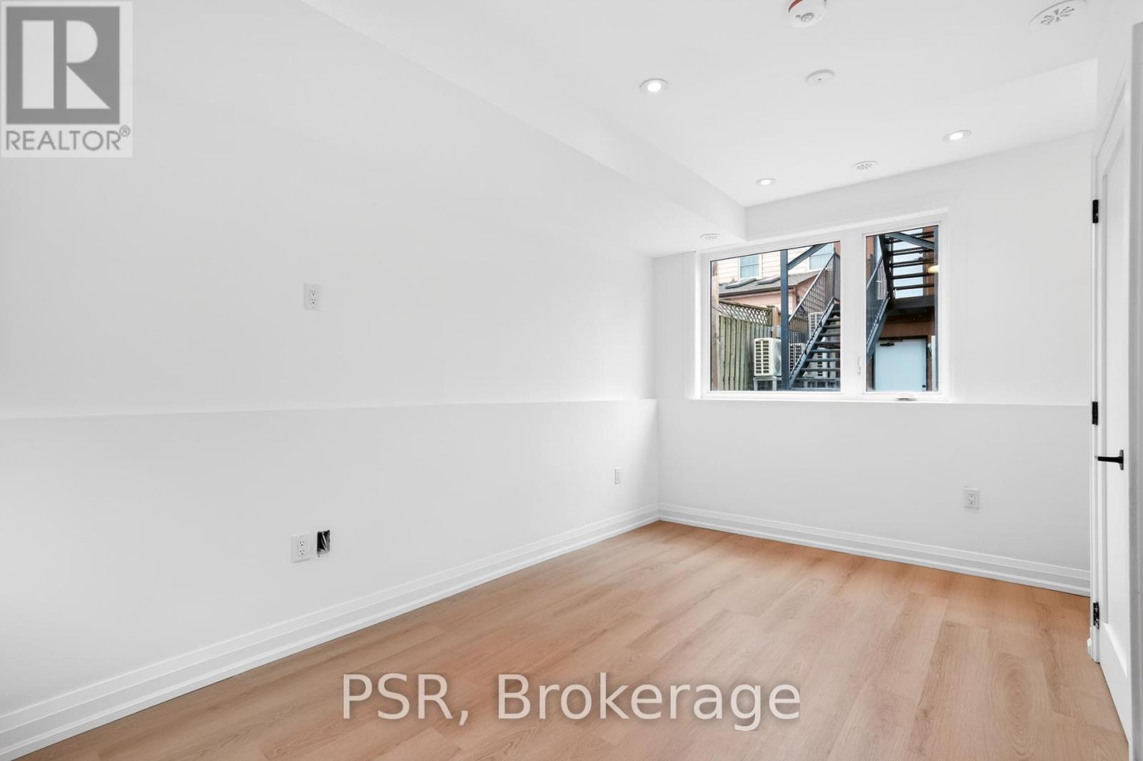 E - 218 Aileen Avenue, Toronto, Ontario  M6M 1G4 - Photo 18 - W12932446