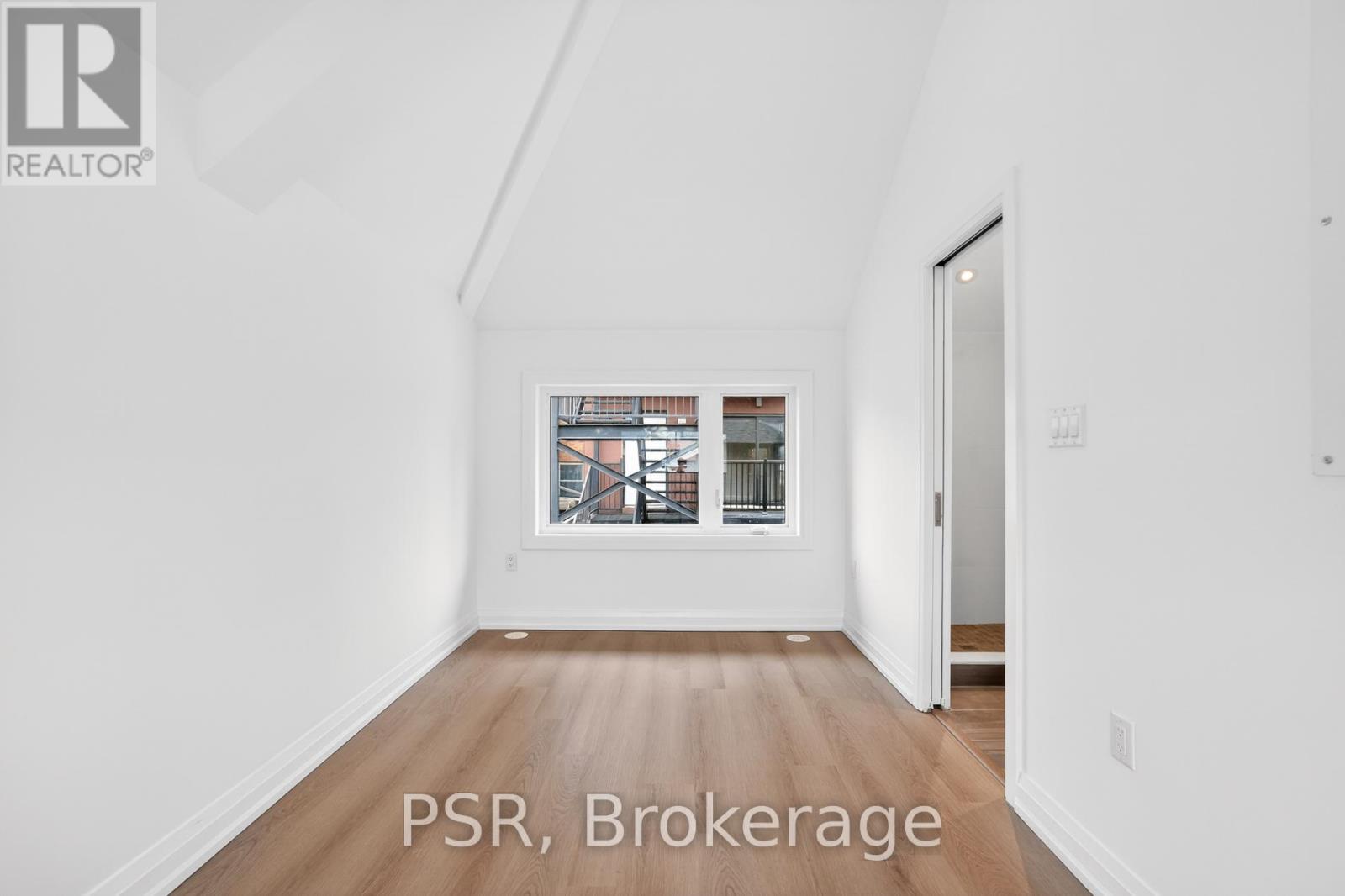 E - 218 Aileen Avenue, Toronto, Ontario  M6M 1G4 - Photo 21 - W12932446