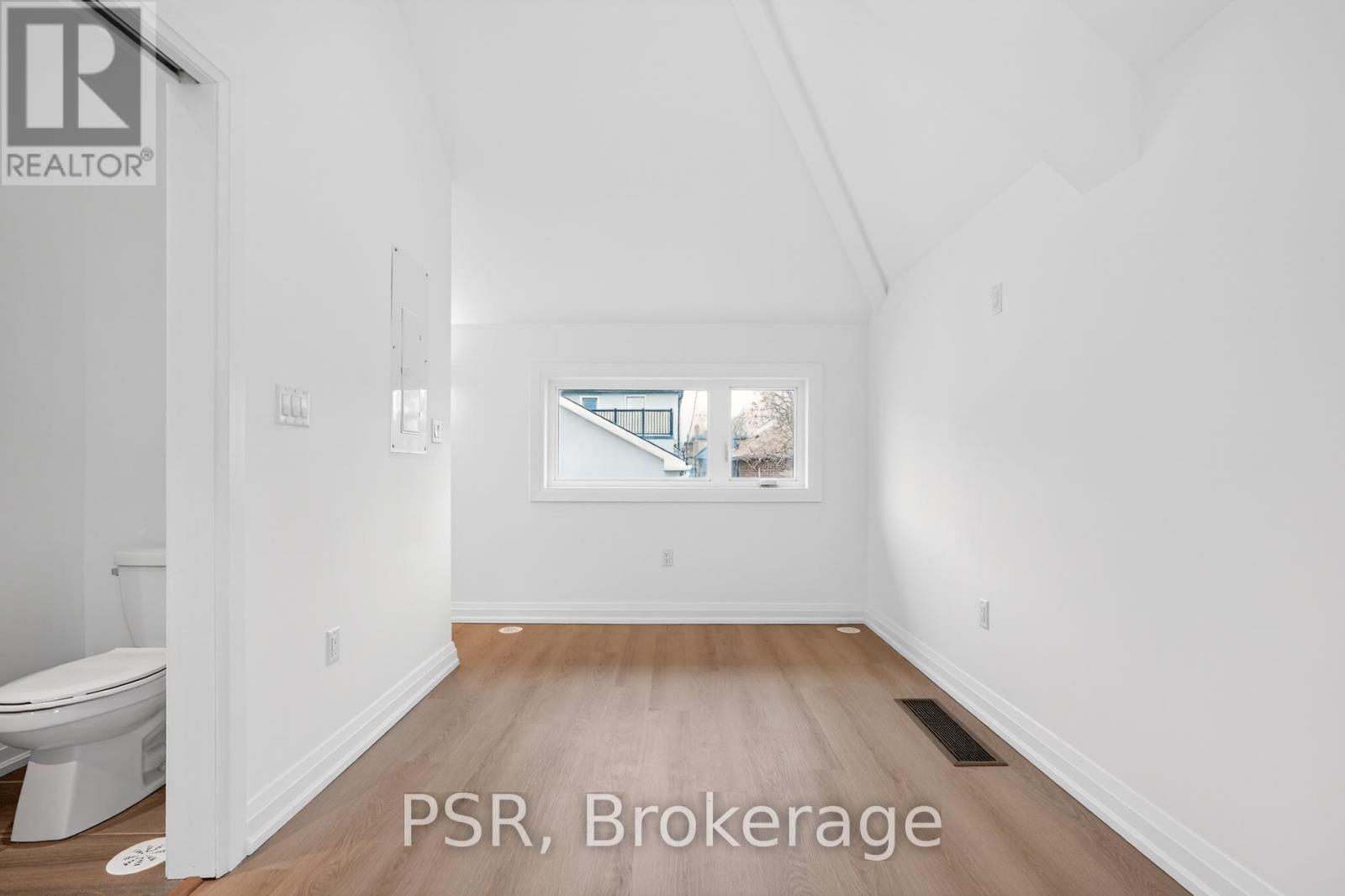 E - 218 Aileen Avenue, Toronto, Ontario  M6M 1G4 - Photo 23 - W12932446