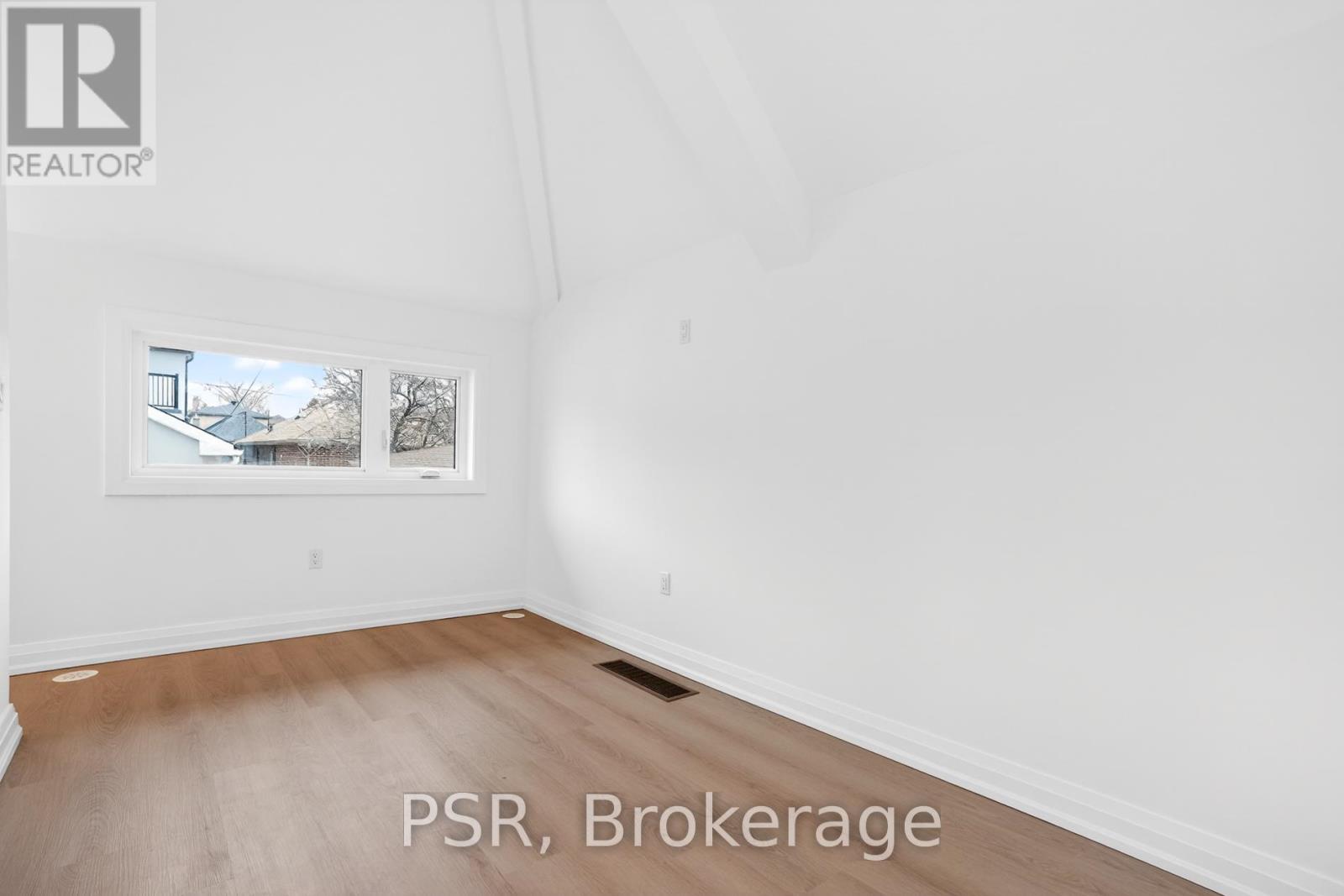 E - 218 Aileen Avenue, Toronto, Ontario  M6M 1G4 - Photo 24 - W12932446