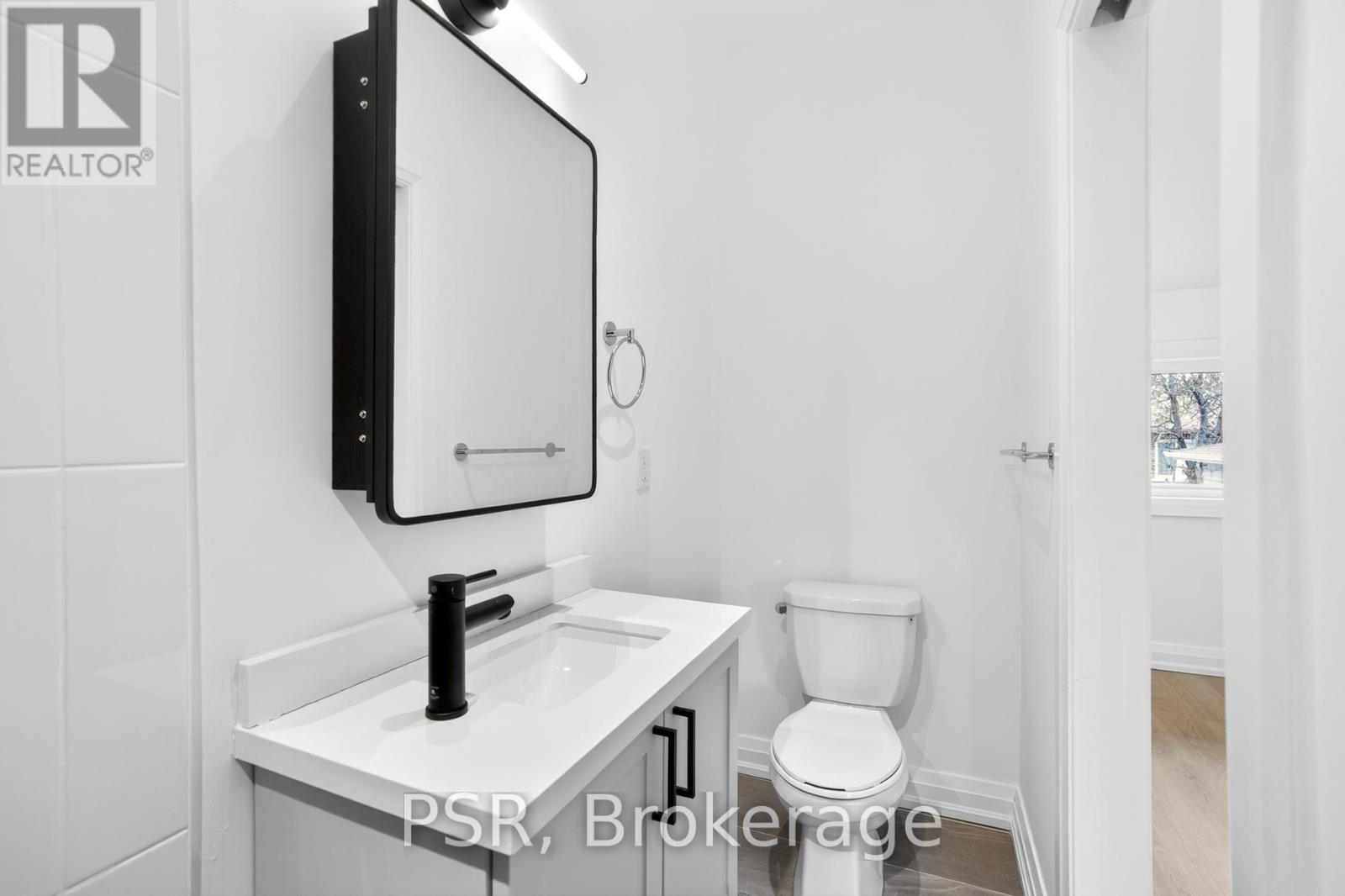 E - 218 Aileen Avenue, Toronto, Ontario  M6M 1G4 - Photo 9 - W12932446