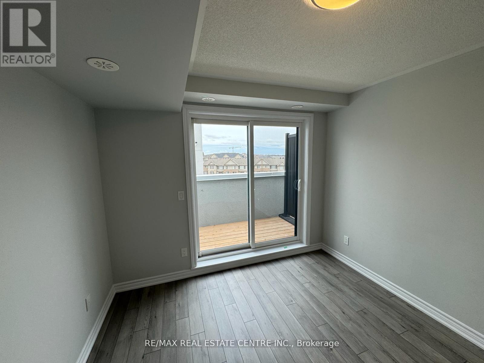 346 - 349 Wheat Boom Drive, Oakville, Ontario  L6H 7X5 - Photo 6 - W12932458