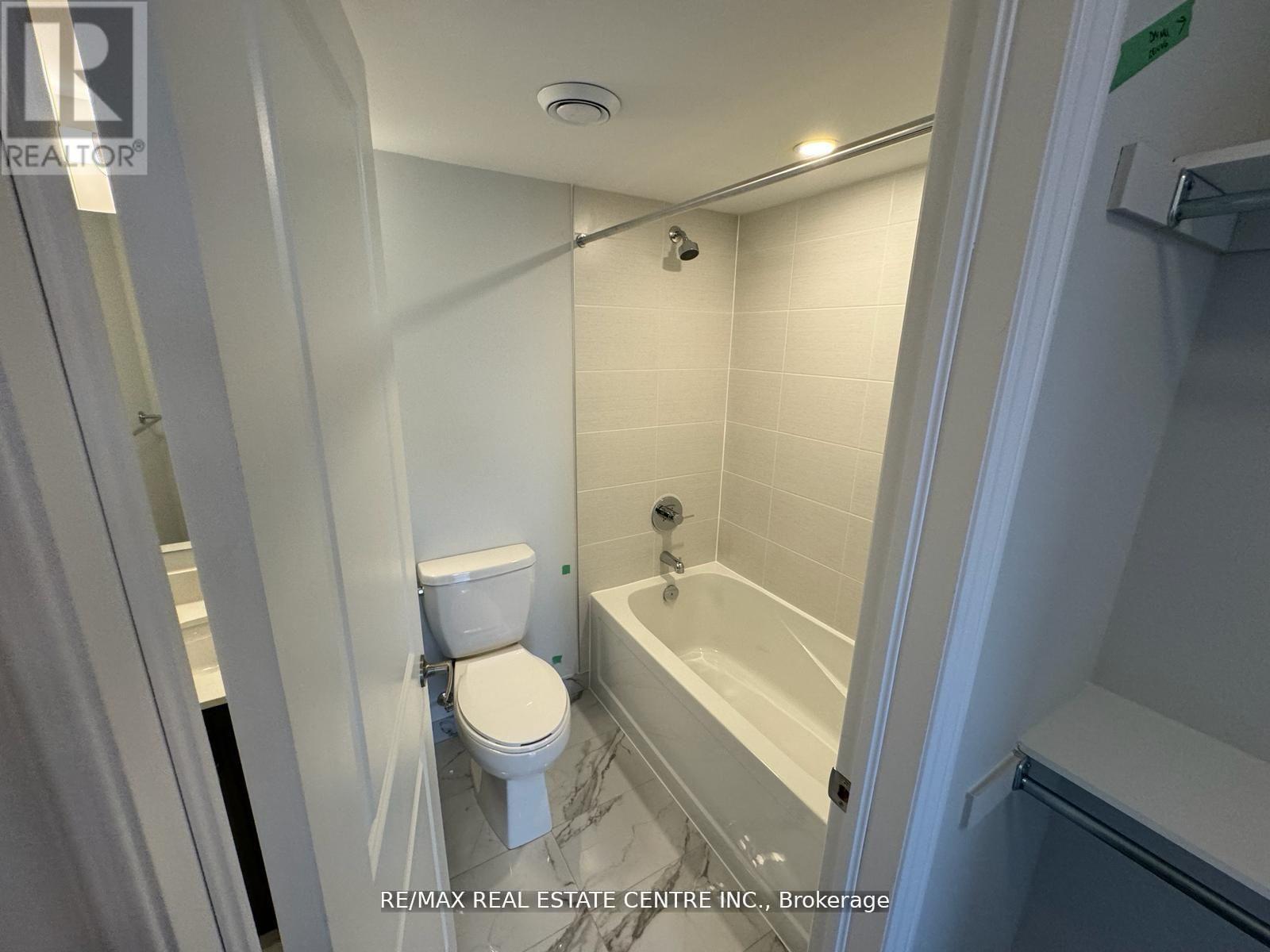 346 - 349 Wheat Boom Drive, Oakville, Ontario  L6H 7X5 - Photo 8 - W12932458