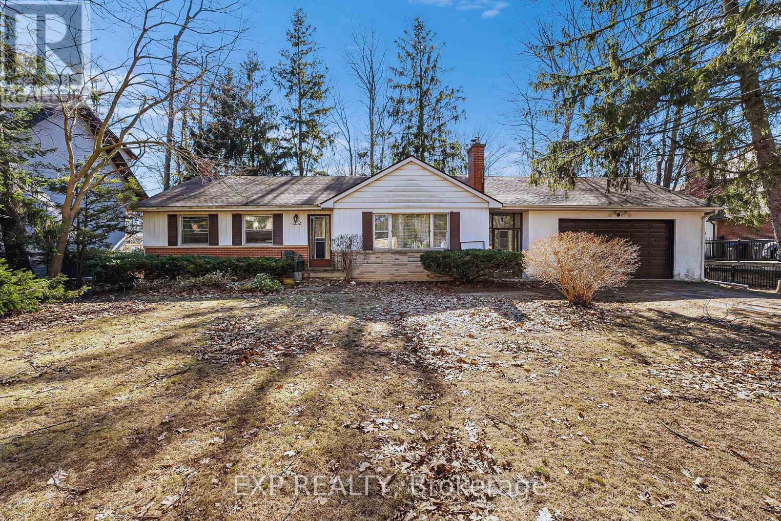 1252 Mona Road, Mississauga, Ontario  L5G 3A1 - Photo 7 - W12932466