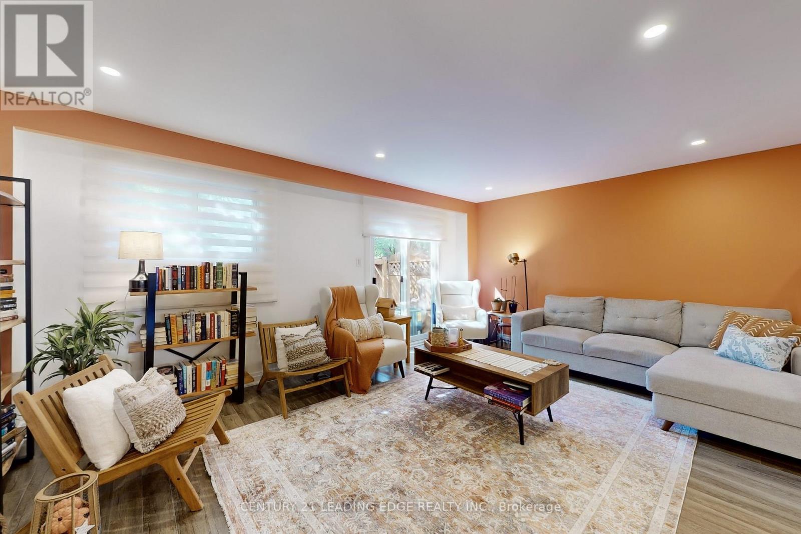 589 Francis Road E, Burlington, Ontario  L7T 3X6 - Photo 4 - W12932488