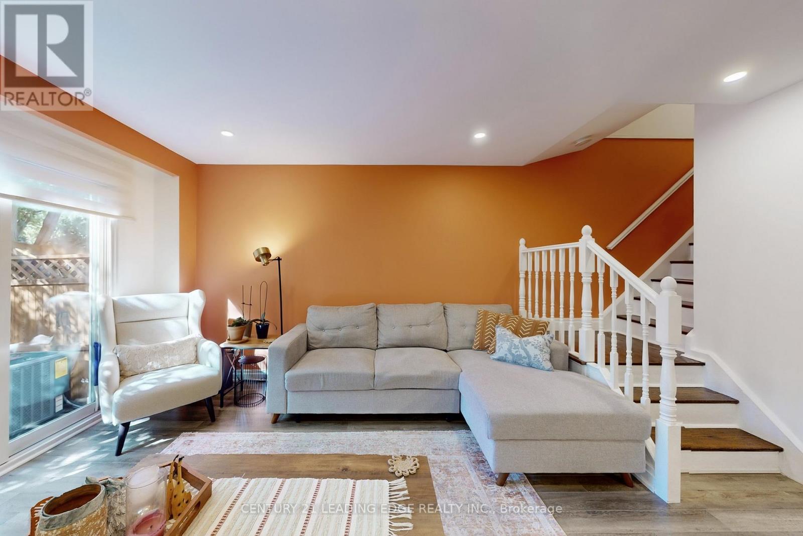 589 Francis Road E, Burlington, Ontario  L7T 3X6 - Photo 5 - W12932488