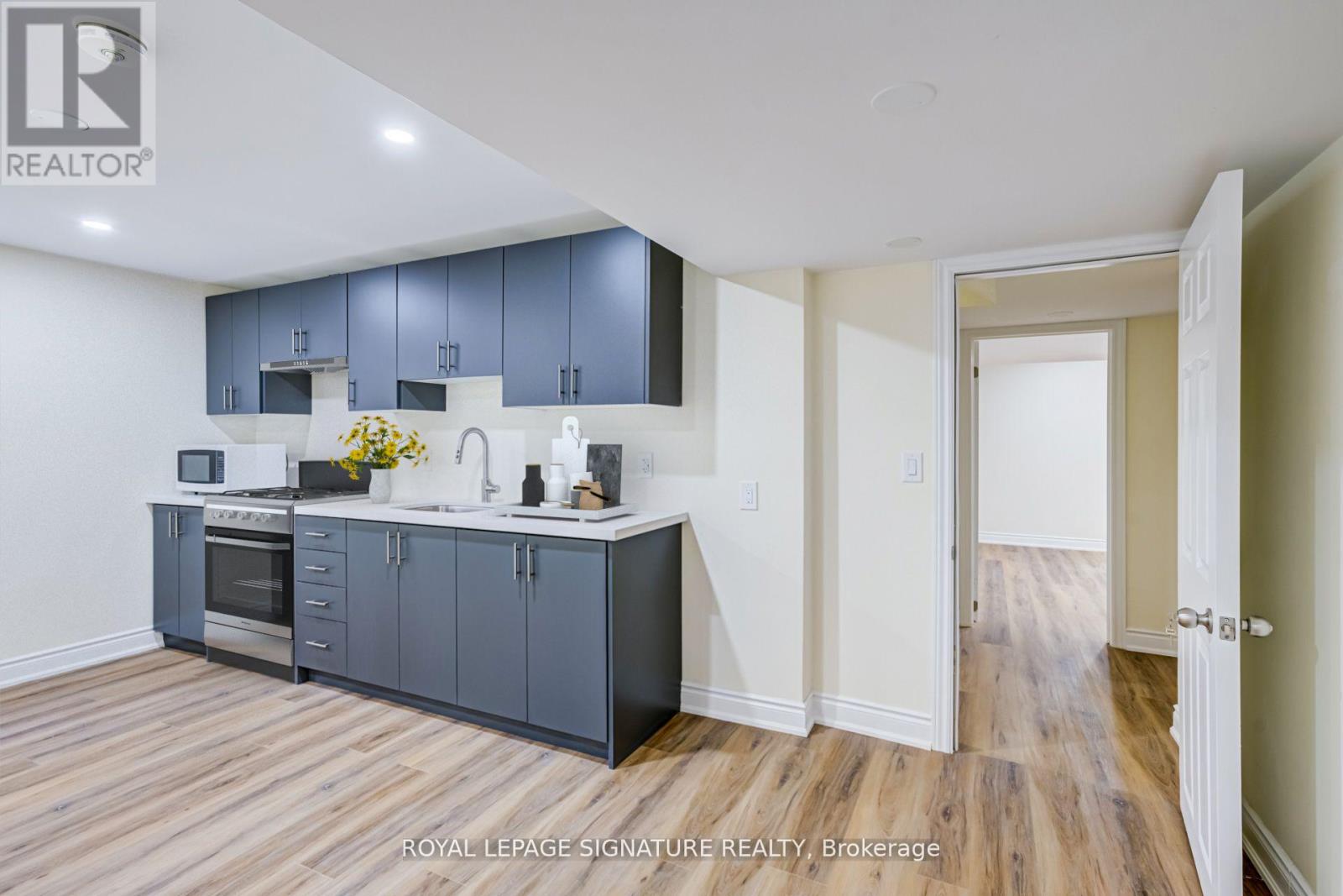 Lower - 854 Yates Drive, Milton, Ontario  L9T 0E5 - Photo 6 - W12932492