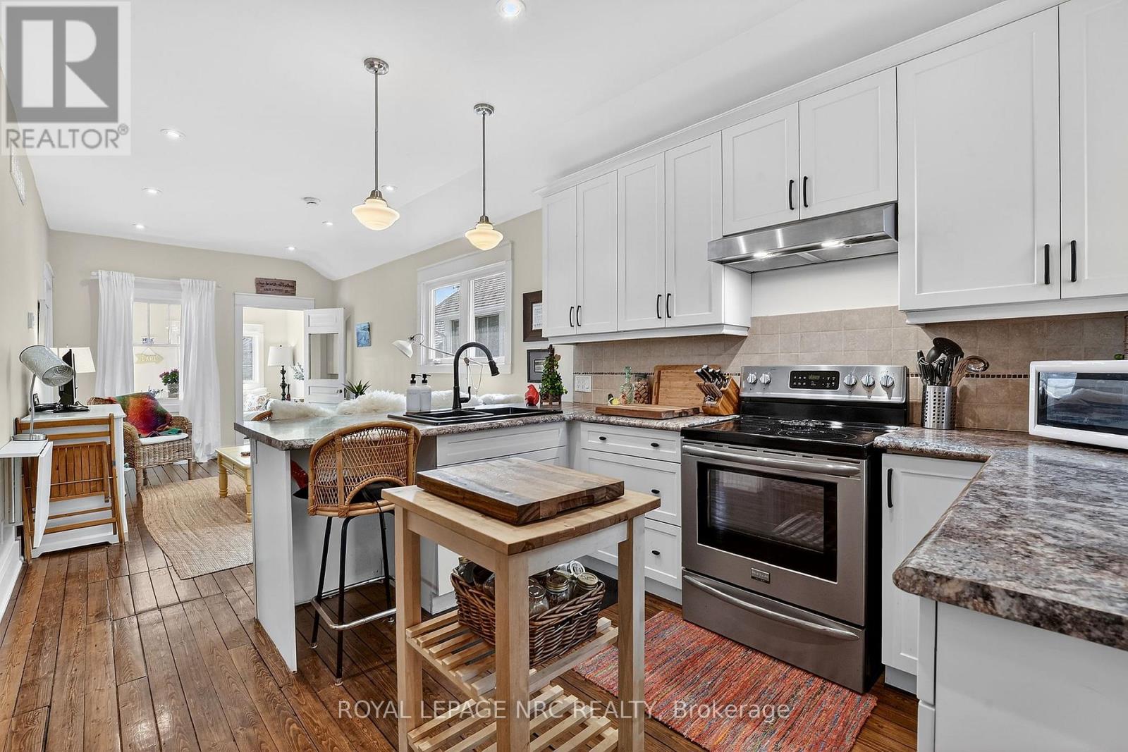 75 Cambridge Road E, Fort Erie, Ontario  L0S 1B0 - Photo 13 - X12932468