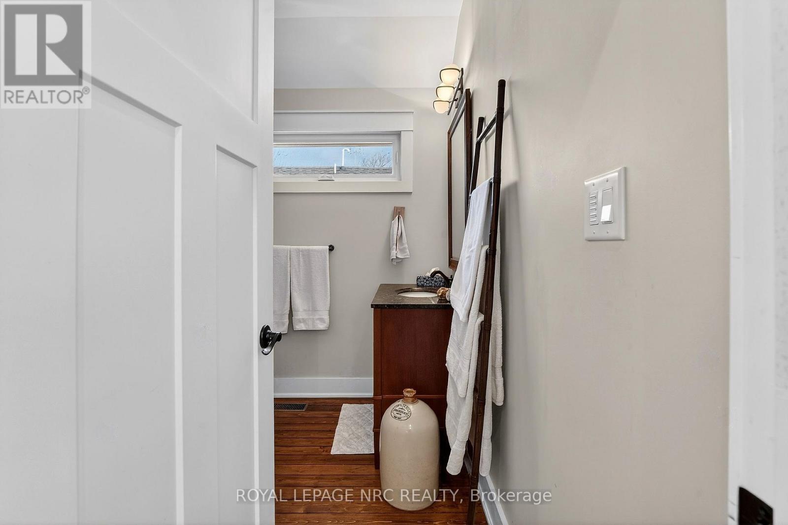 75 Cambridge Road E, Fort Erie, Ontario  L0S 1B0 - Photo 18 - X12932468