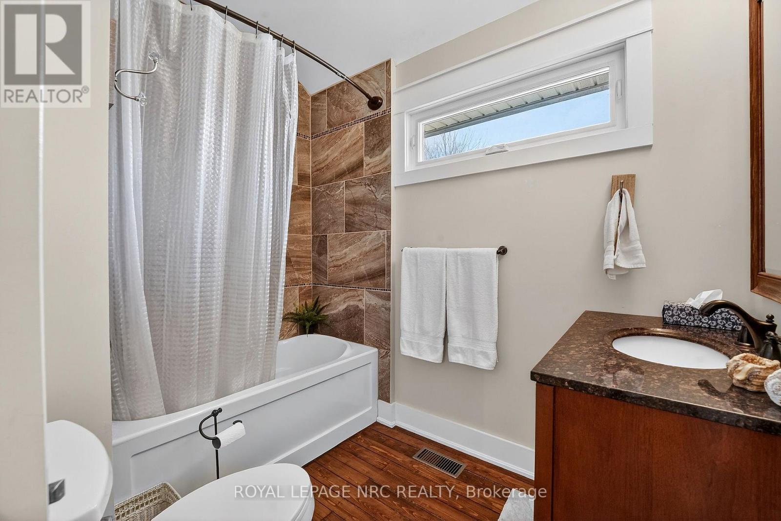 75 Cambridge Road E, Fort Erie, Ontario  L0S 1B0 - Photo 19 - X12932468