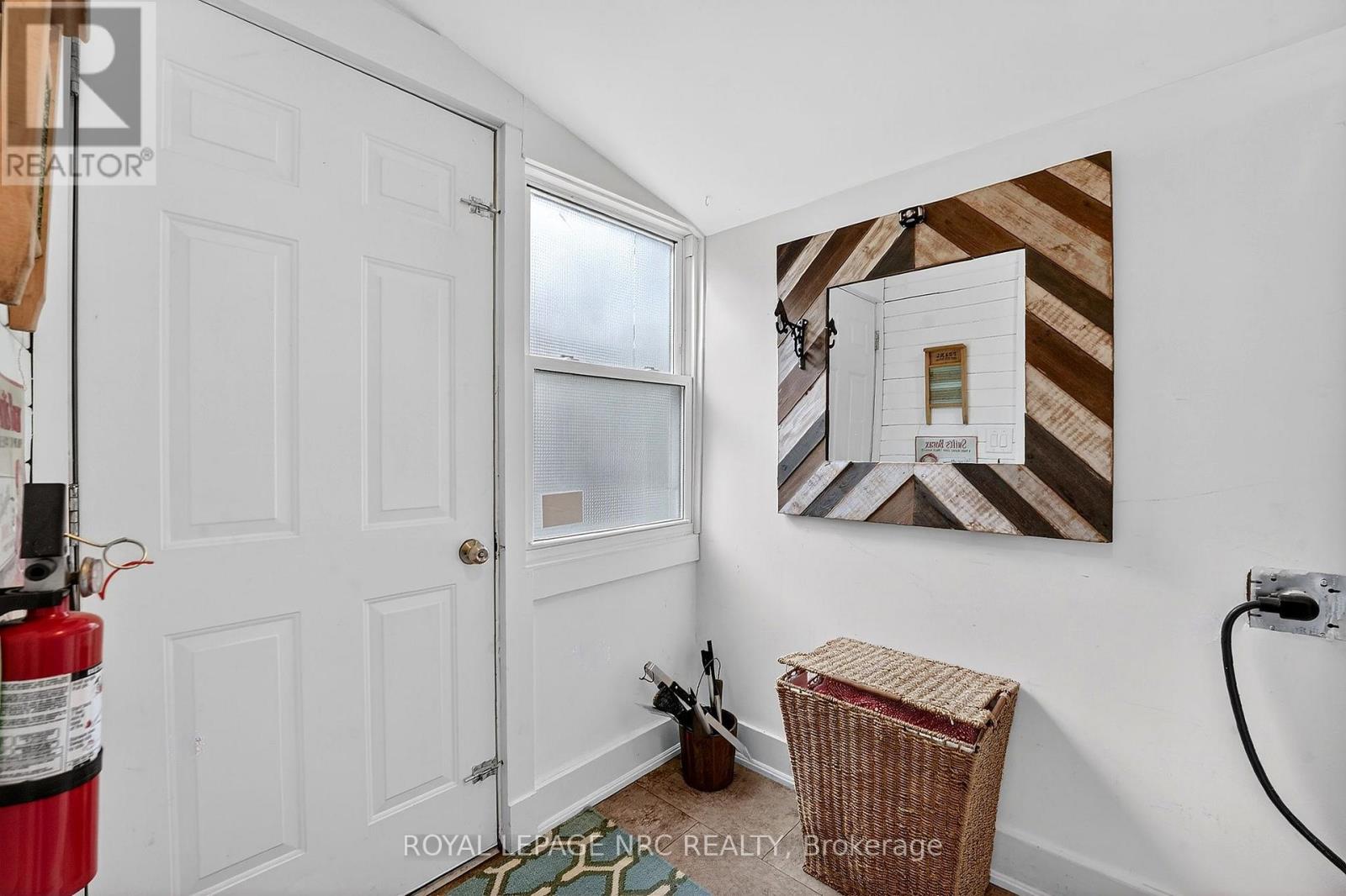 75 Cambridge Road E, Fort Erie, Ontario  L0S 1B0 - Photo 21 - X12932468