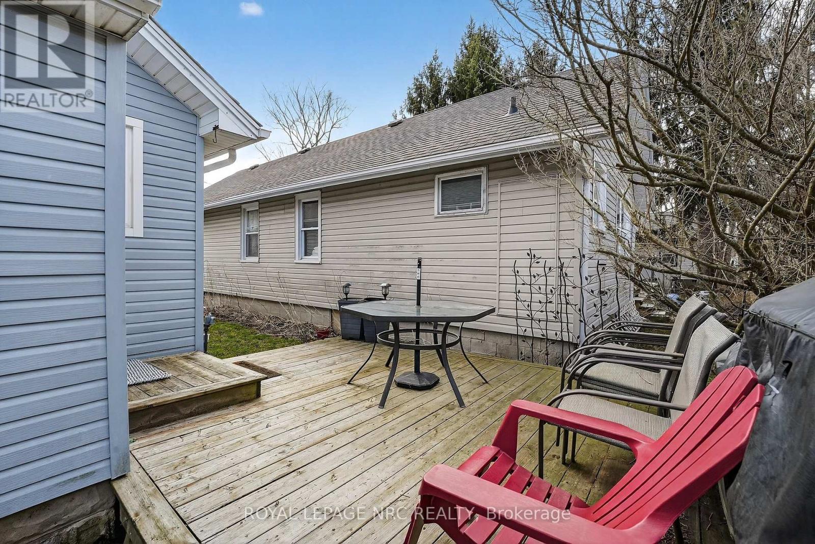 75 Cambridge Road E, Fort Erie, Ontario  L0S 1B0 - Photo 22 - X12932468