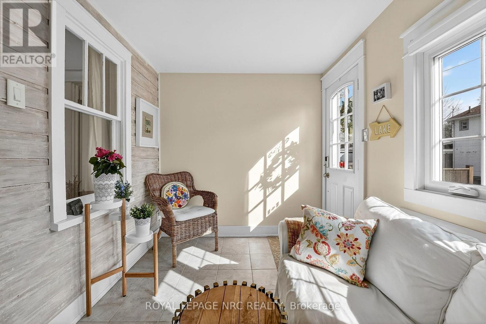 75 Cambridge Road E, Fort Erie, Ontario  L0S 1B0 - Photo 4 - X12932468