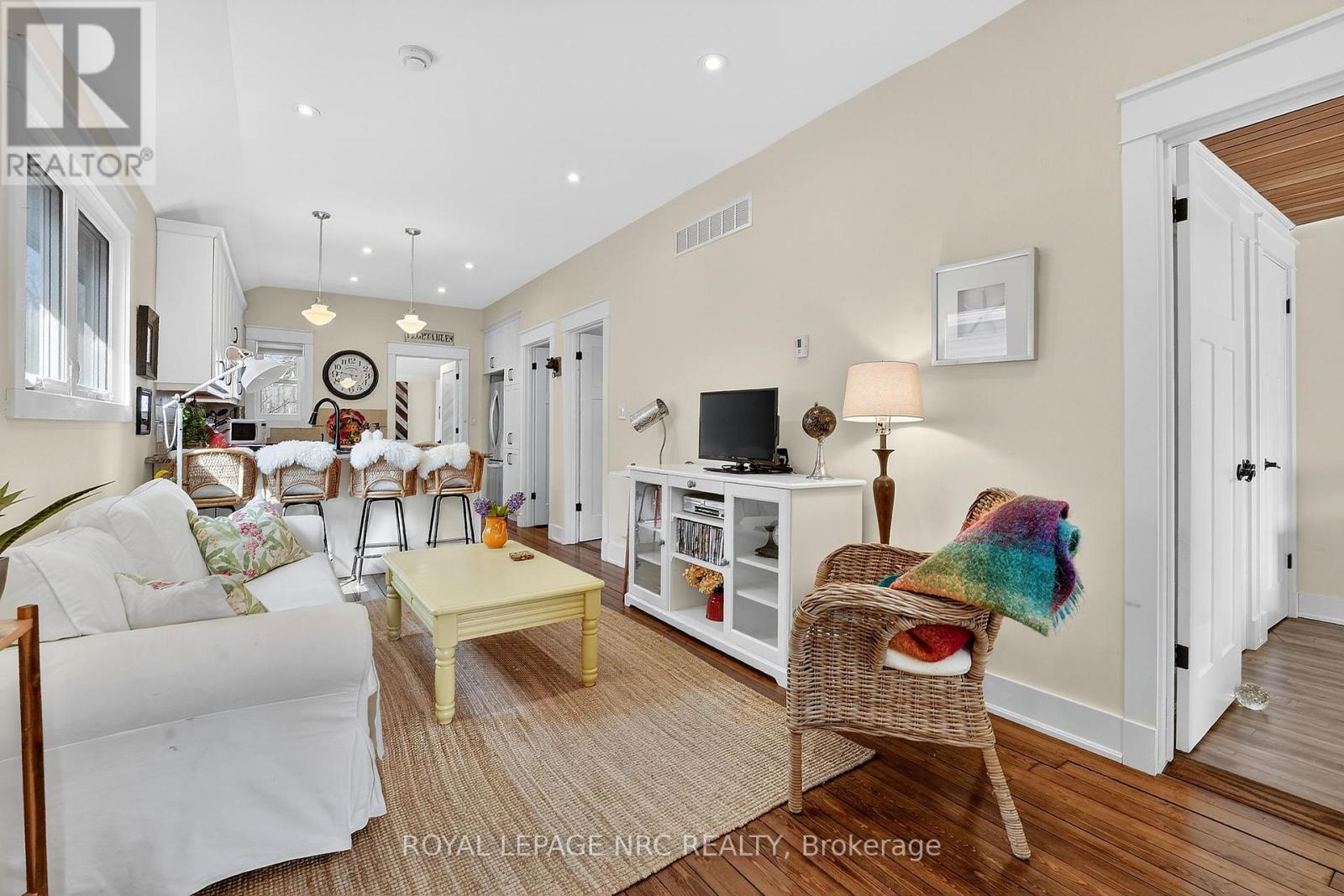 75 Cambridge Road E, Fort Erie, Ontario  L0S 1B0 - Photo 6 - X12932468