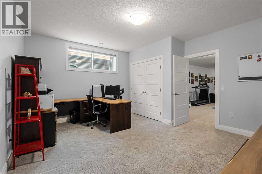 73 Wexford Crescent Sw, Calgary, Alberta  T3H 0H1 - Photo 37 - A2296898