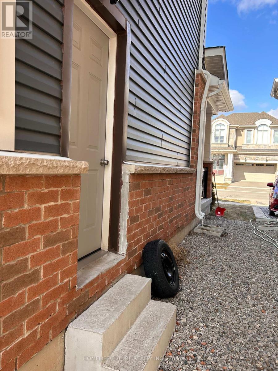 143 Yates Drive, Milton, Ontario  L9E 1S7 - Photo 13 - W12893876