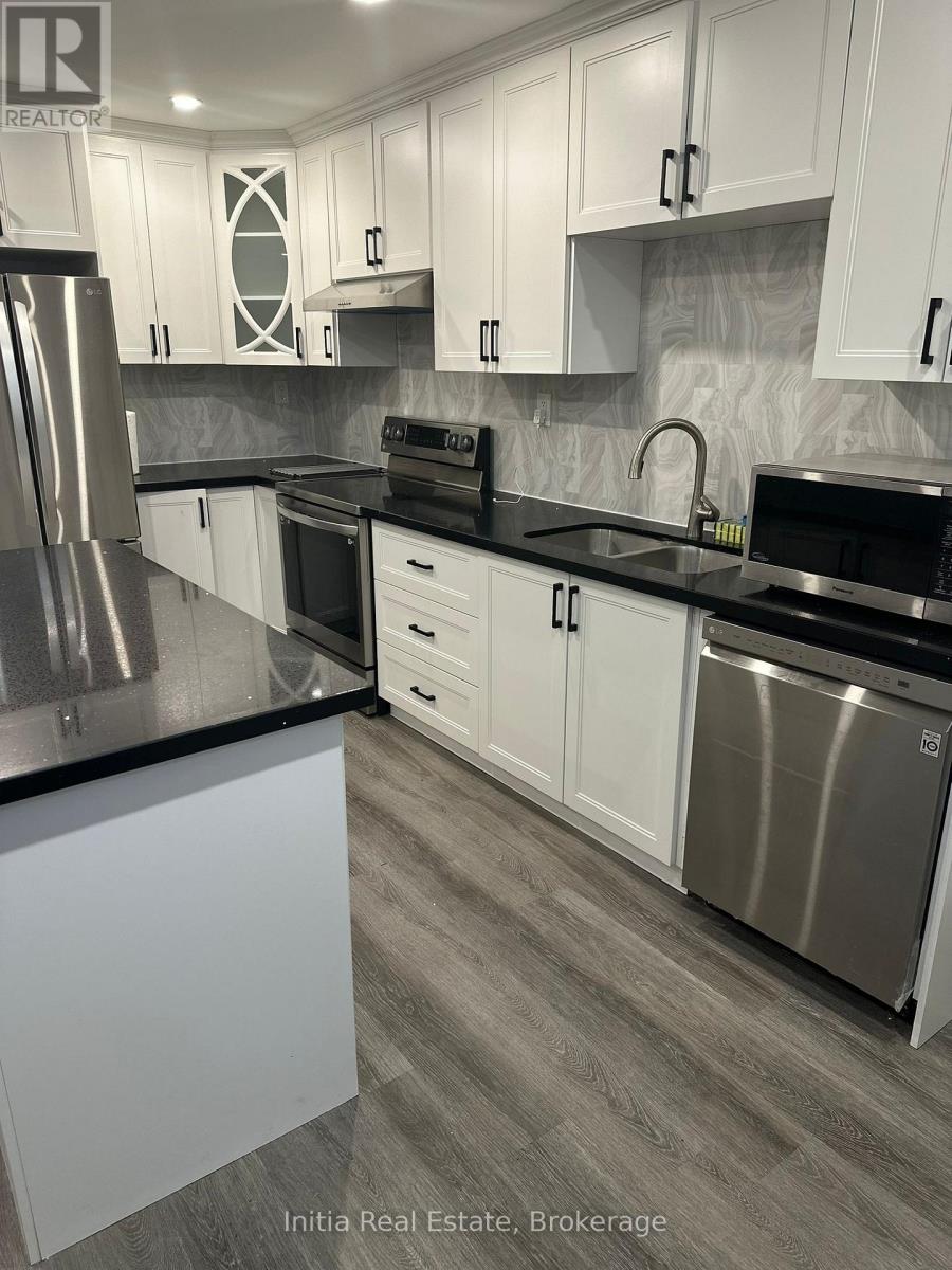 3212 Preserve Drive, Oakville, Ontario  L6M 0W6 - Photo 5 - W12898054