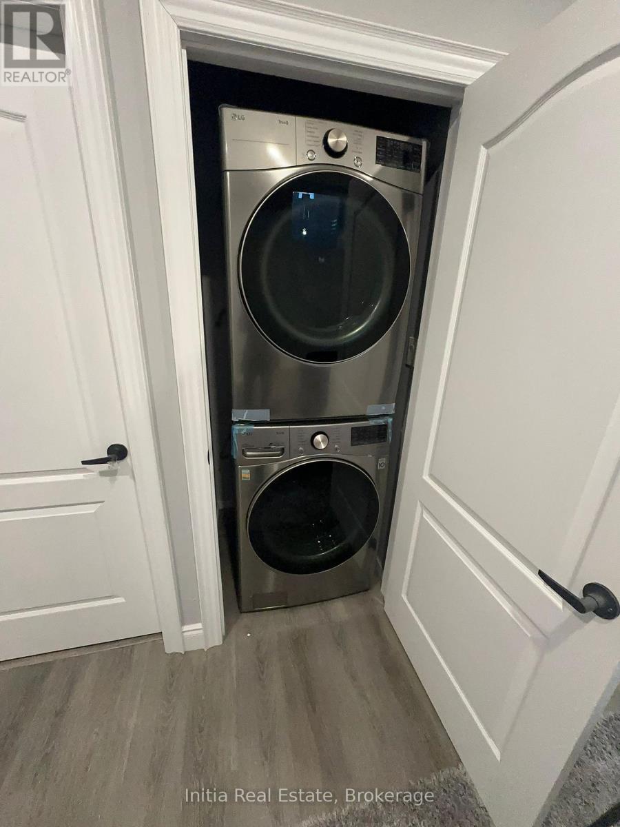 3212 Preserve Drive, Oakville, Ontario  L6M 0W6 - Photo 6 - W12898054