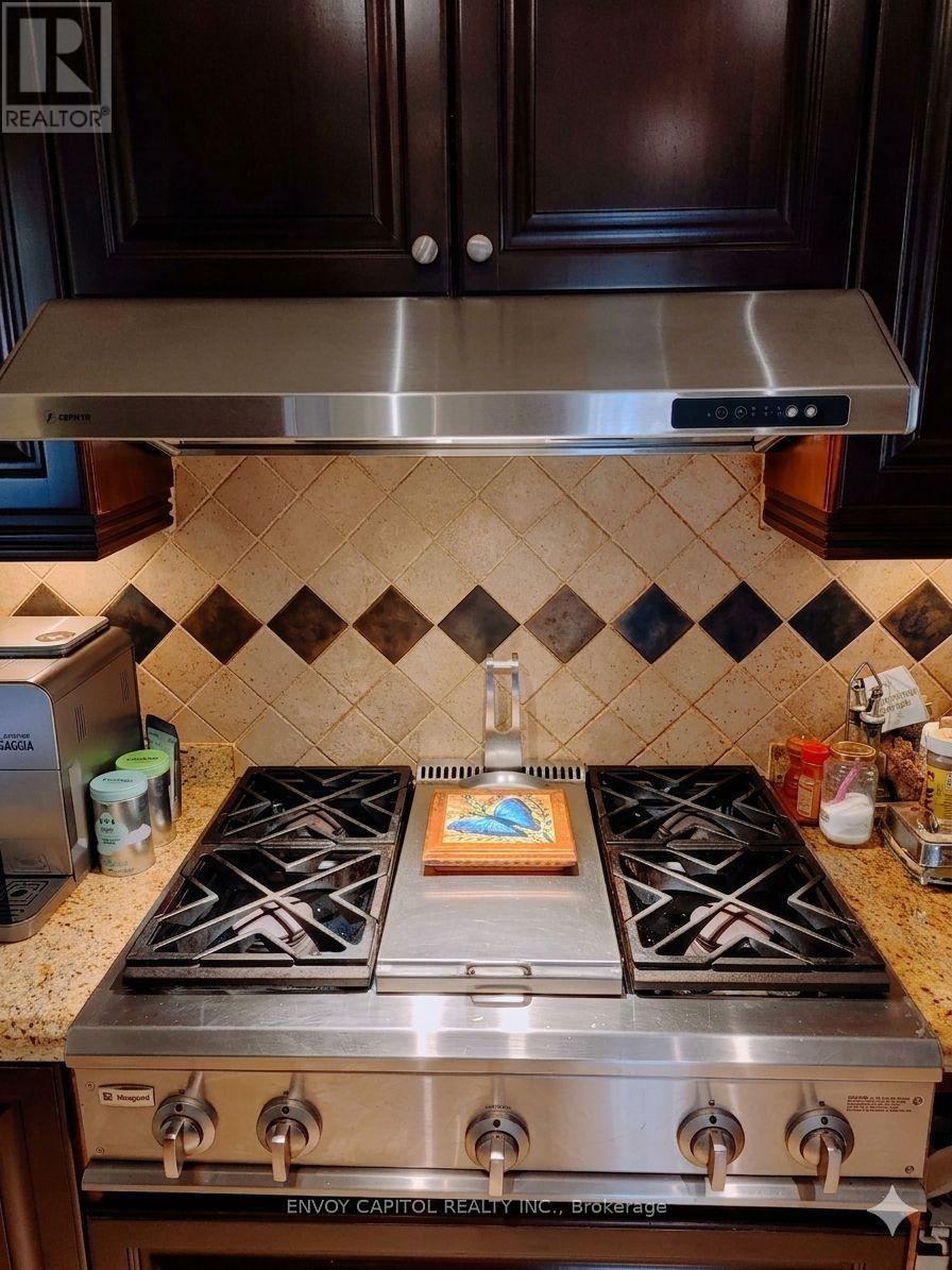 86 West Deane Park Drive, Toronto, Ontario  M9B 2S3 - Photo 14 - W12927142