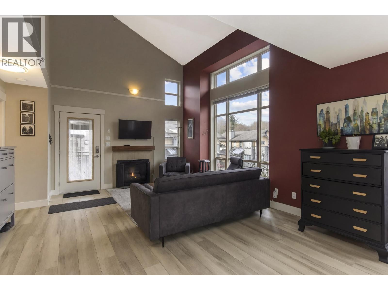 201 1174 Wingtip Place, Squamish, British Columbia  V8B 0N4 - Photo 3 - R3091873