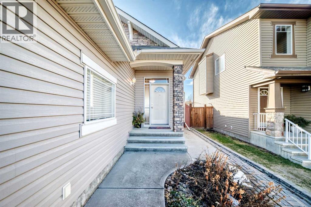 160 Cougartown Close SW, Calgary, Alberta  T3H 0B1 - Photo 3 - A2295330