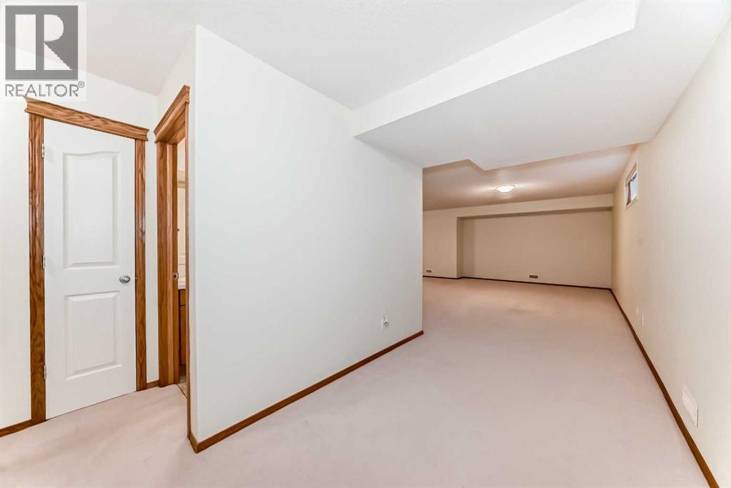 160 Cougartown Close SW, Calgary, Alberta  T3H 0B1 - Photo 37 - A2295330