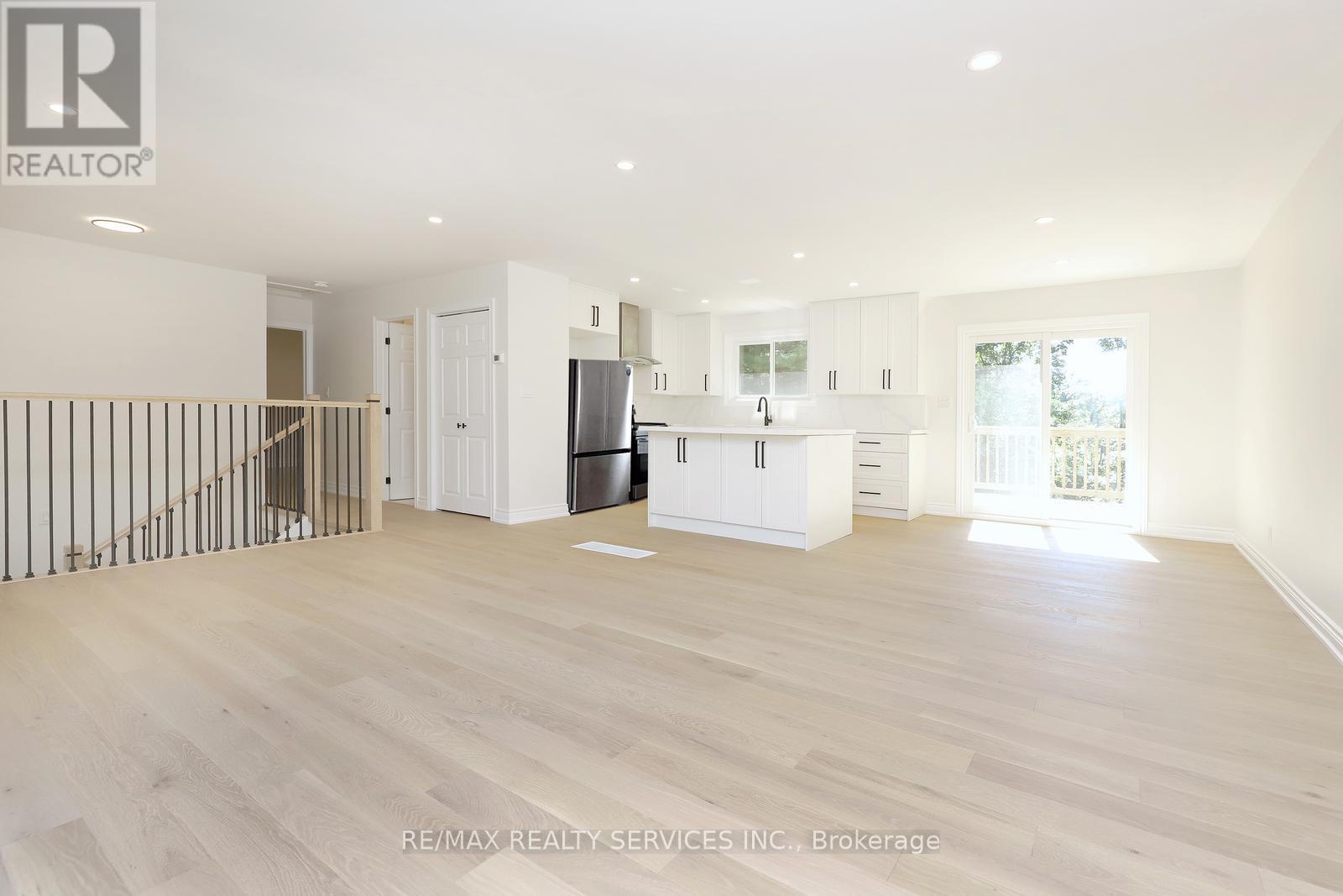 8570 Hwy 12, Oro-Medonte, Ontario  L3V 0K1 - Photo 8 - S12924320