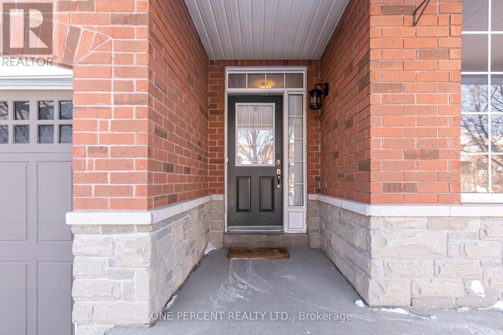 19 Lundy Drive, Markham, Ontario  L6B 0G1 - Photo 4 - N12932500