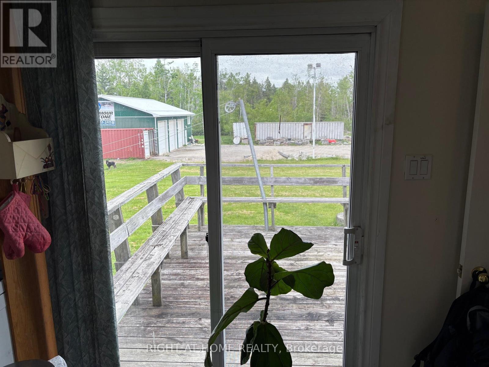 1013 Penetanguishene Road, Barrie, Ontario  L4M 4Y8 - Photo 6 - S12932508