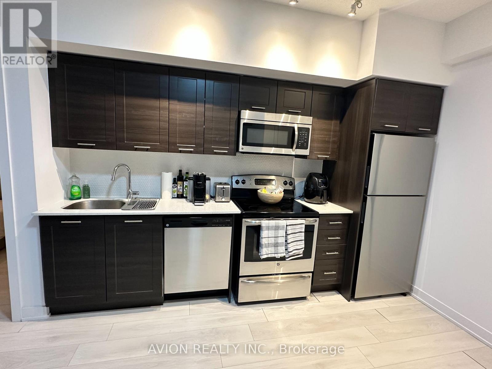 2202 - 2212 Lake Shore Boulevard W, Toronto, Ontario  M8V 0C2 - Photo 10 - W12932506