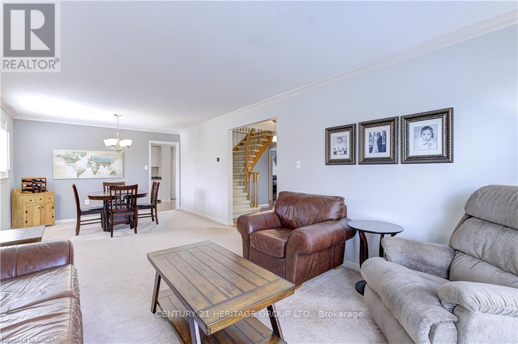 2325 Montgomery Drive, Burlington, Ontario  L7P 4J9 - Photo 10 - W12932510