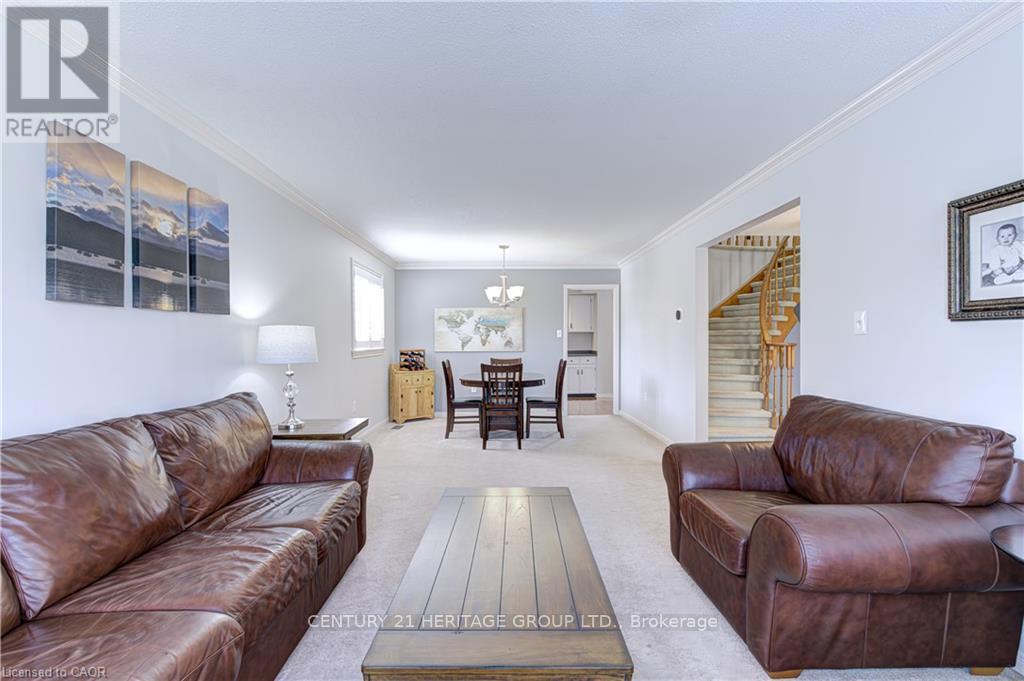 2325 Montgomery Drive, Burlington, Ontario  L7P 4J9 - Photo 11 - W12932510