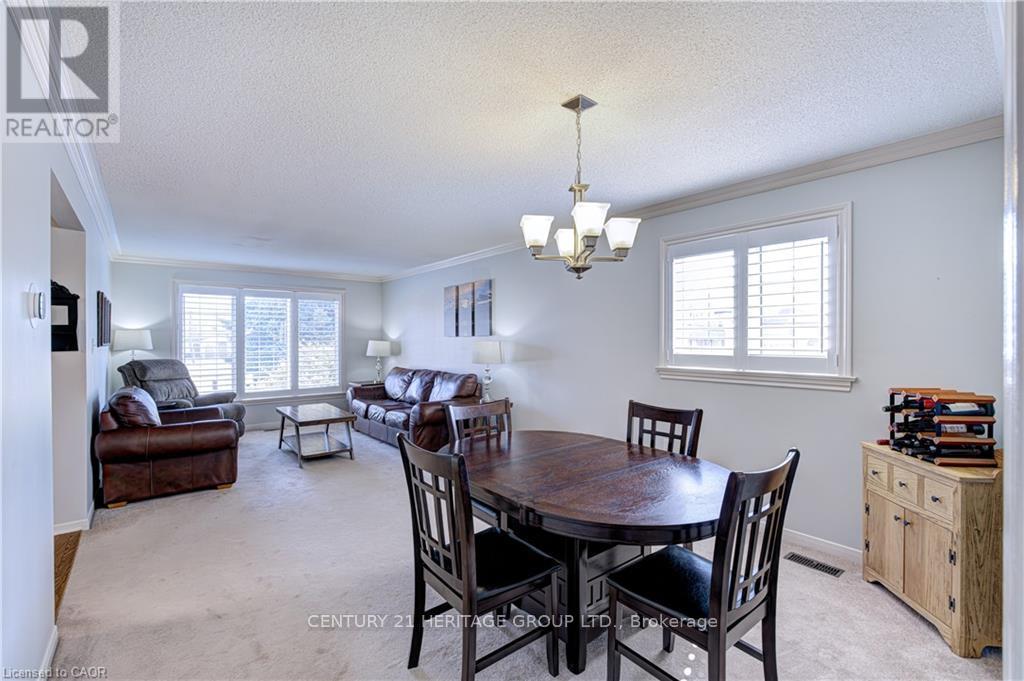 2325 Montgomery Drive, Burlington, Ontario  L7P 4J9 - Photo 13 - W12932510