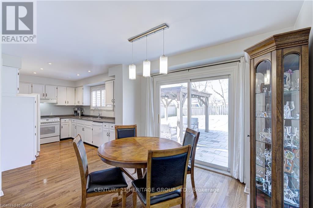 2325 Montgomery Drive, Burlington, Ontario  L7P 4J9 - Photo 16 - W12932510