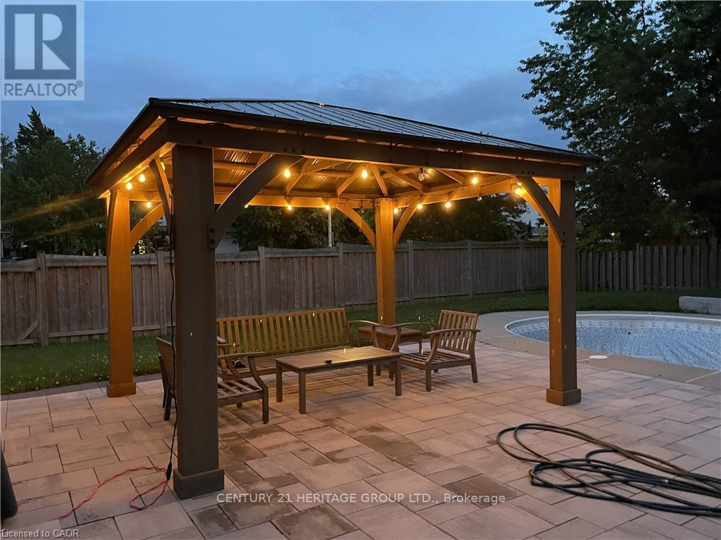 2325 Montgomery Drive, Burlington, Ontario  L7P 4J9 - Photo 37 - W12932510